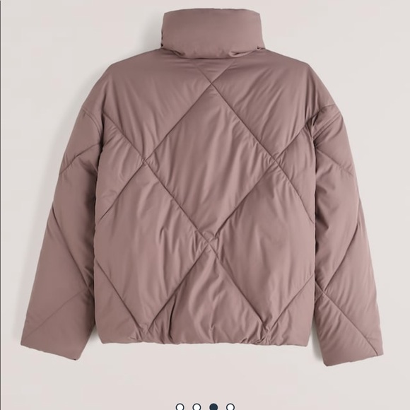 Abercrombie Oversized Puffer - Picture 2 of 4